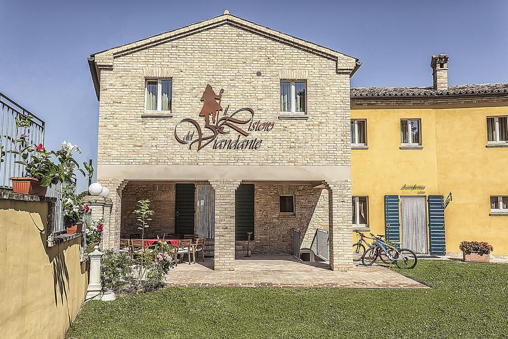 Hotel Il Ristoro Del Viandante Offagna Exterior foto