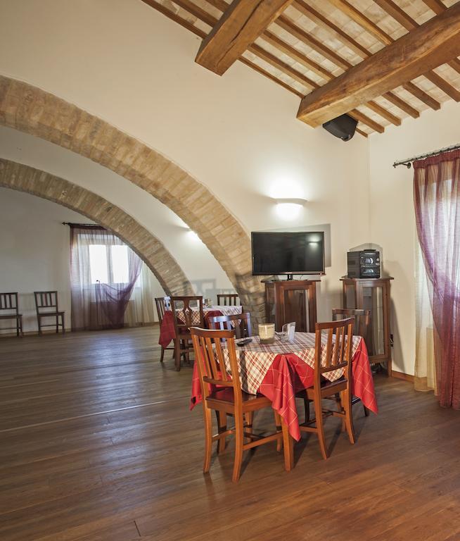 Hotel Il Ristoro Del Viandante Offagna Exterior foto